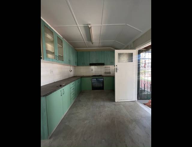 3 BEDROOM HOUSE TO LET IN OVERPORT